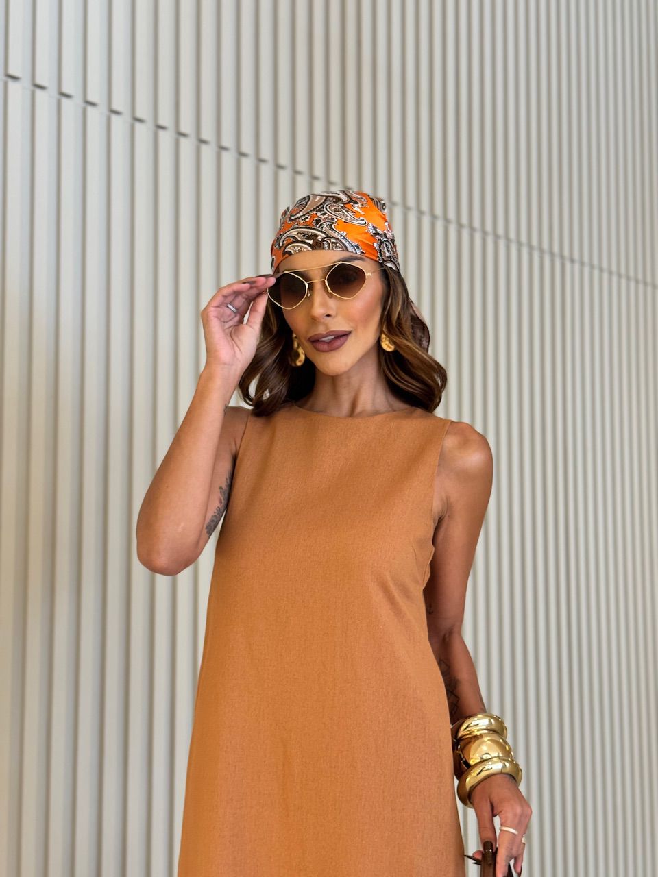 VESTIDO SABRINA LONGUETE MARROM