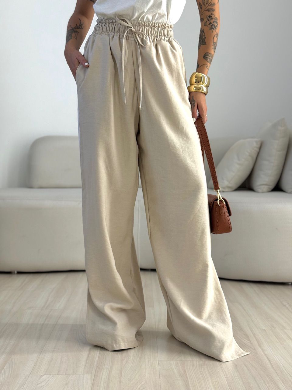 CALÇA AGNES CF LISTRAS AREIA - 0073340110 - CAROLLA FERRARO