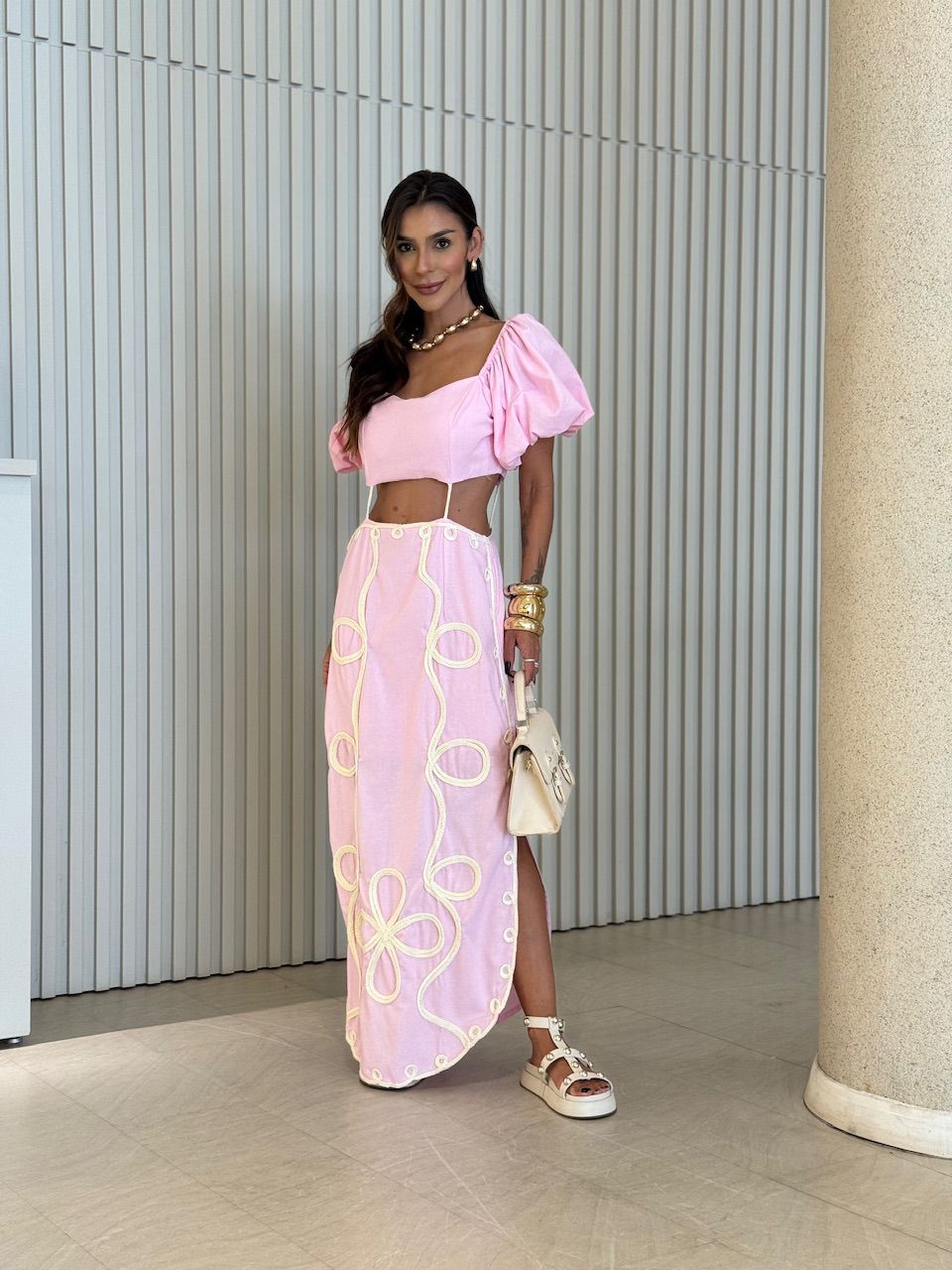 VESTIDO EMILIA BORDADO ROSA