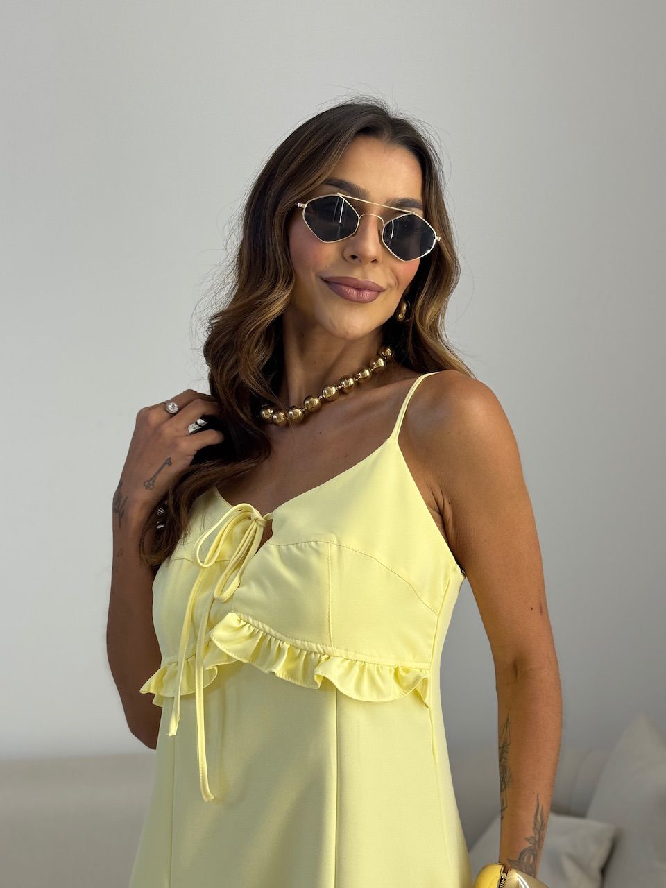 VESTIDO NICOLE CURTO AMARELO