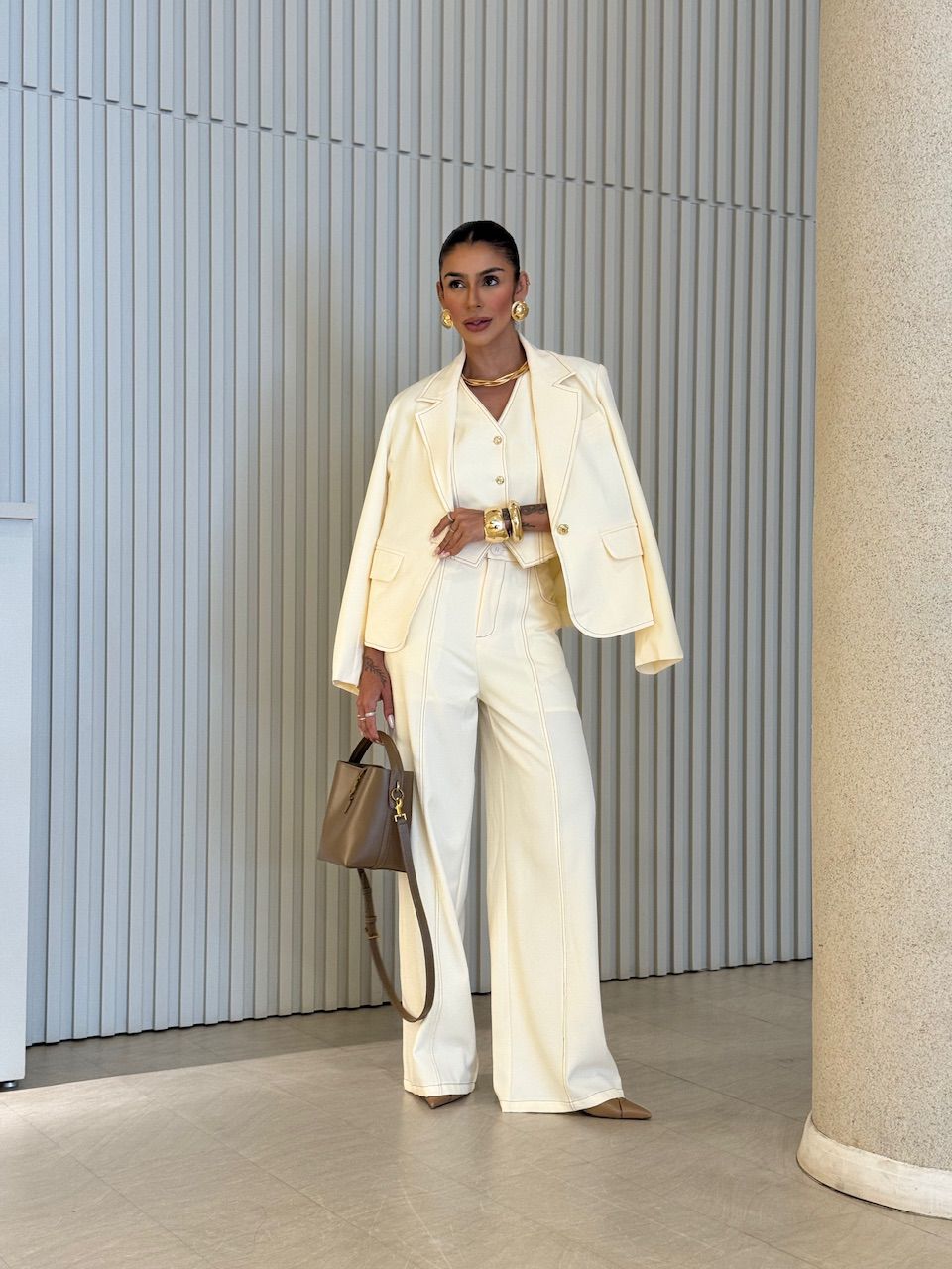 CONJUNTO CLÉIA COLETE CALÇA CREME - 0076690087 - CAROLLA FERRARO