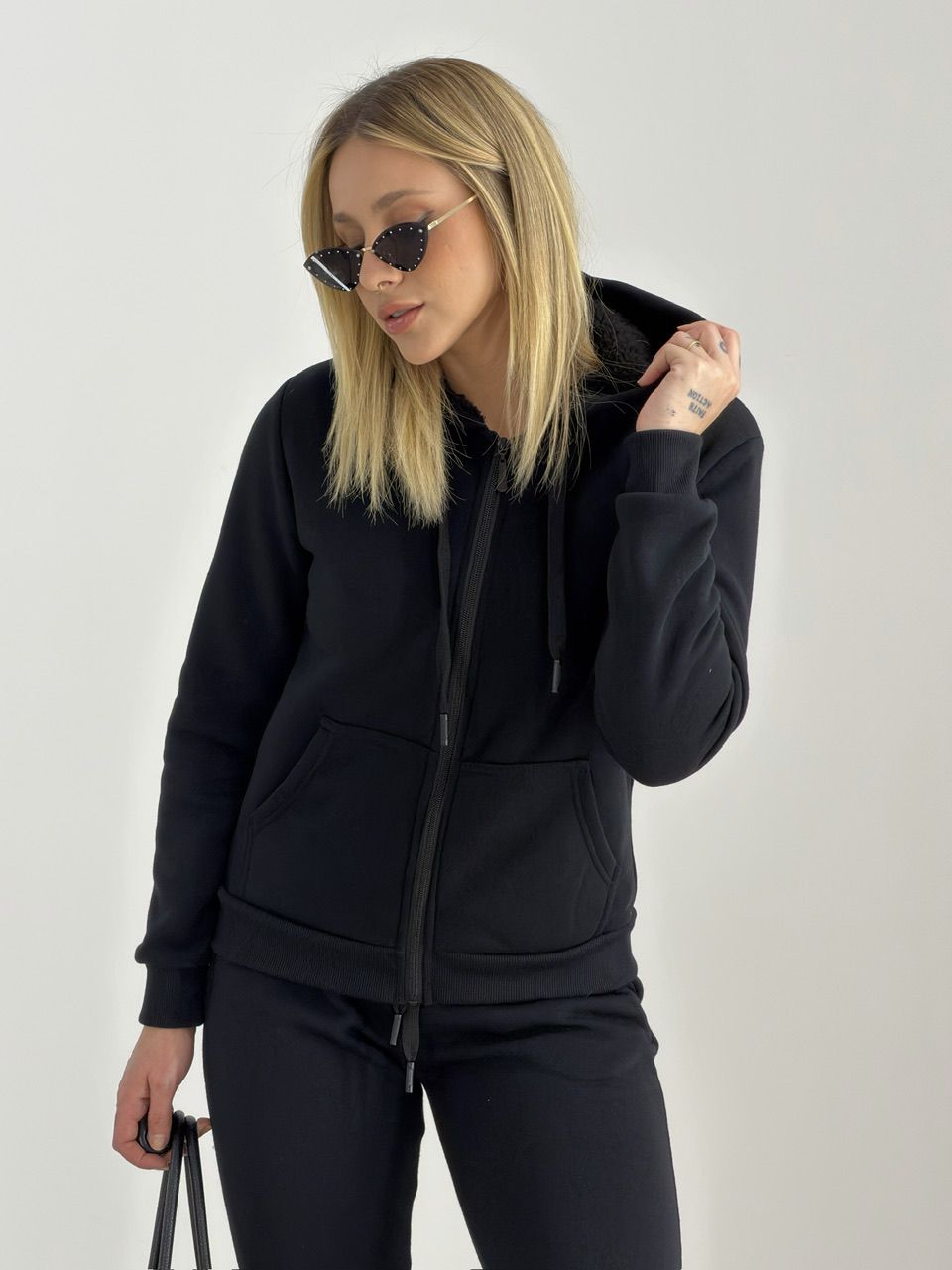 CONJUNTO ROSE MOLETOM PRETO