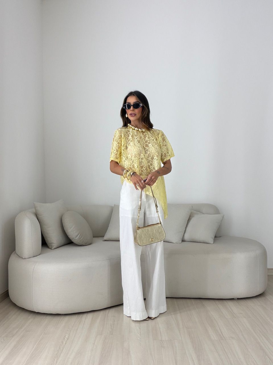BLUSA ANGÉLICA RENDA ASSIMÉTRICA AMARELA