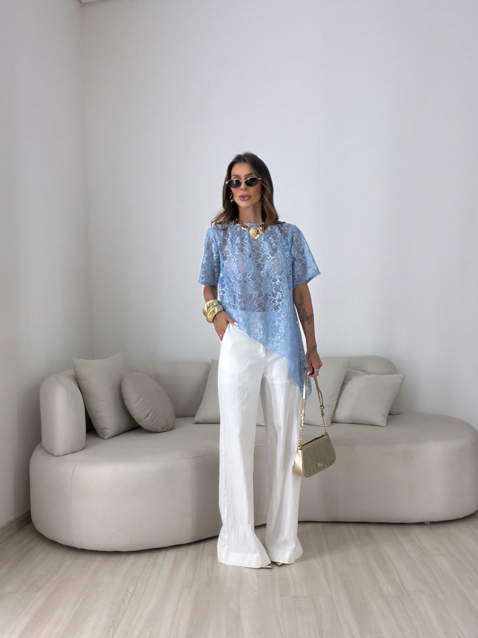 BLUSA ANGÉLICA RENDA ASSIMÉTRICA AZUL