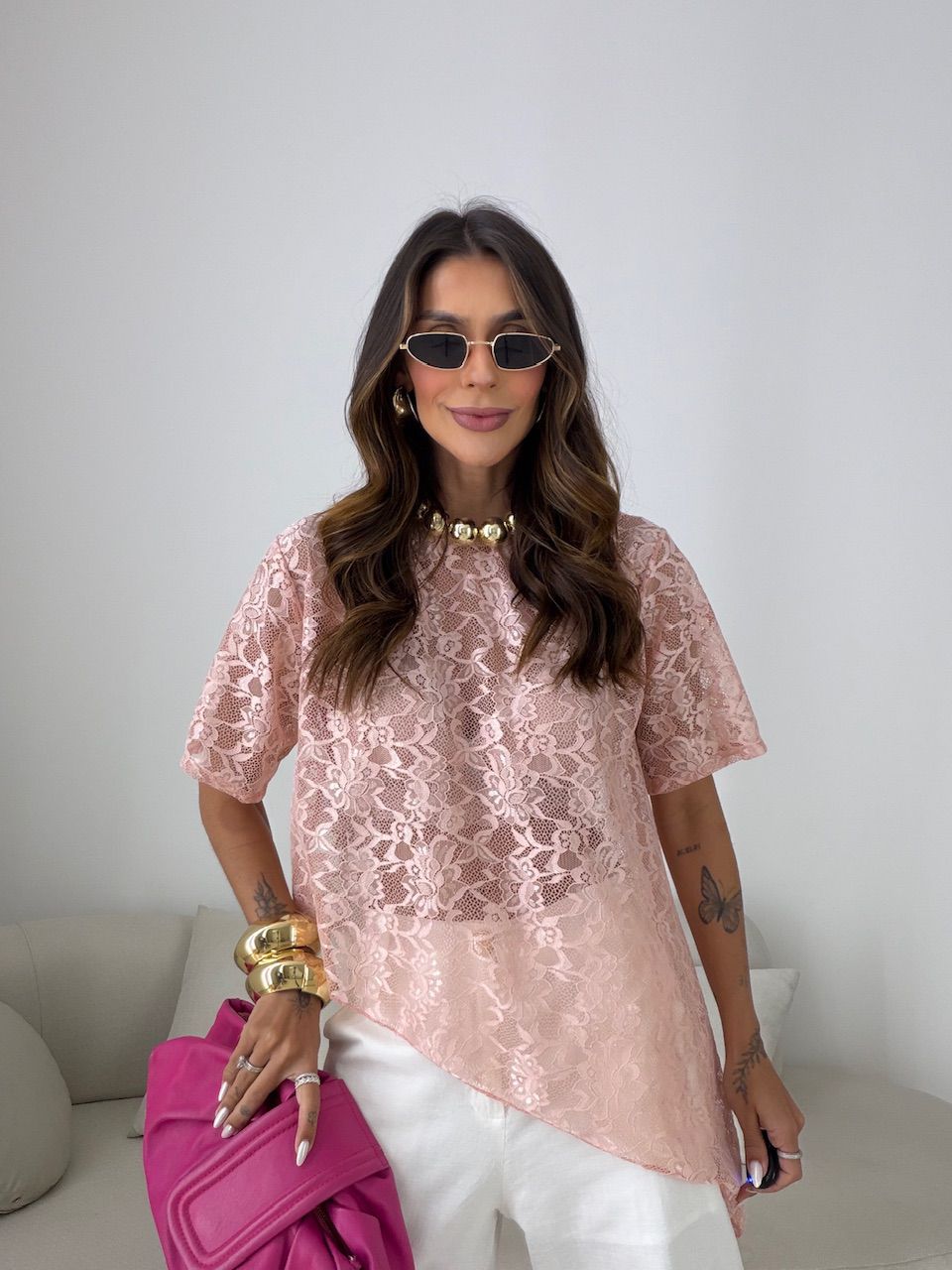 BLUSA ANGÉLICA RENDA ASSIMÉTRICA ROSA - 0081190031... - CAROLLA FERRARO