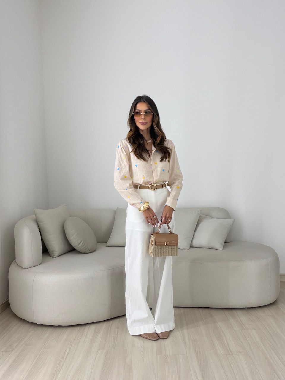 CAMISA BEATRIZ CORAÇÕES AREIA