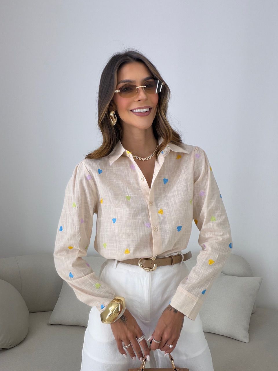 CAMISA BEATRIZ CORAÇÕES AREIA