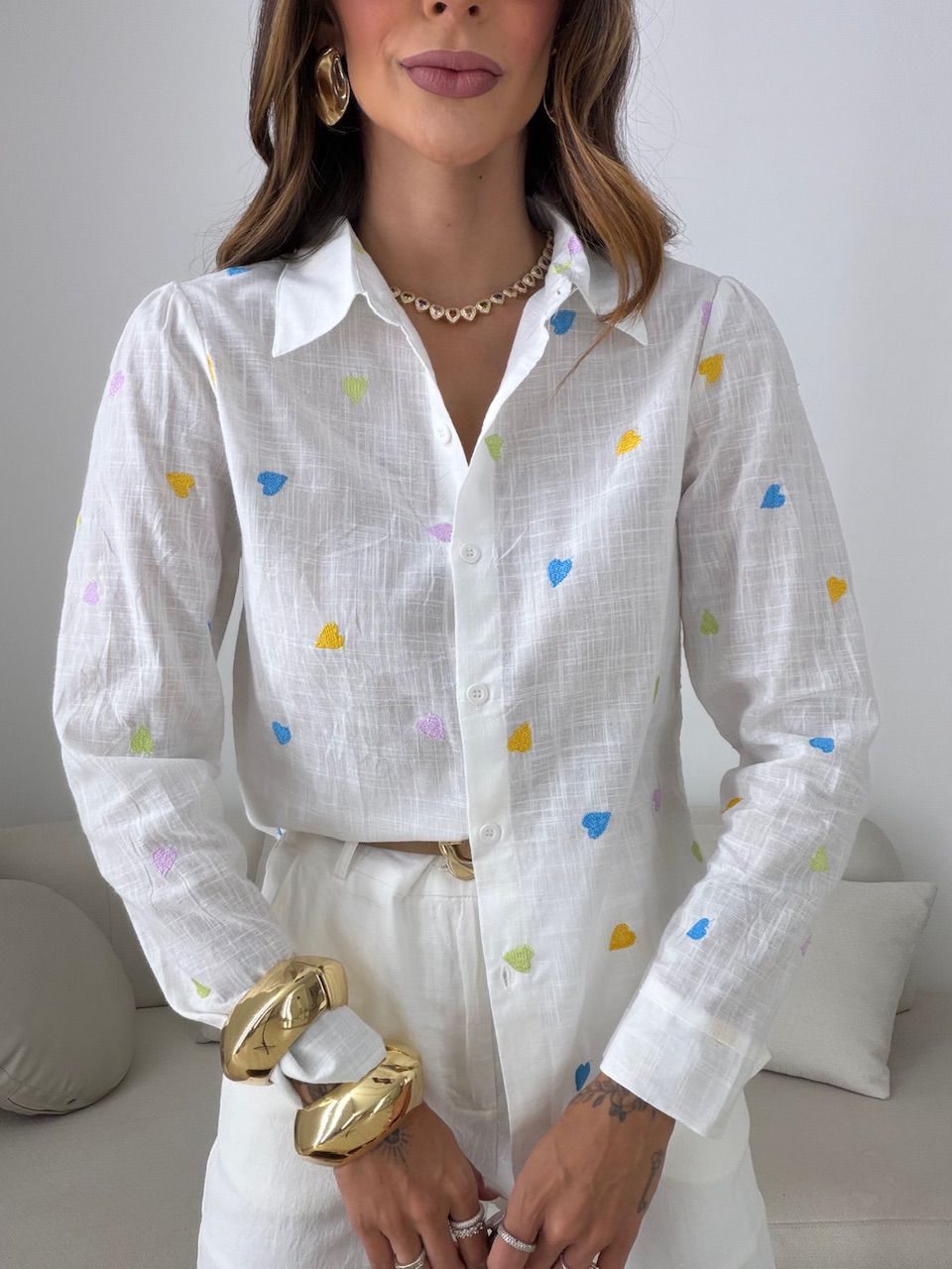 CAMISA BEATRIZ CORAÇÕES OFF