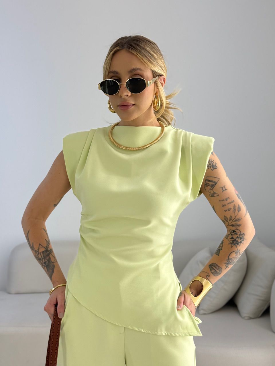 CONJUNTO LEONORA BLUSA ASSIMÉTRICA LIMA