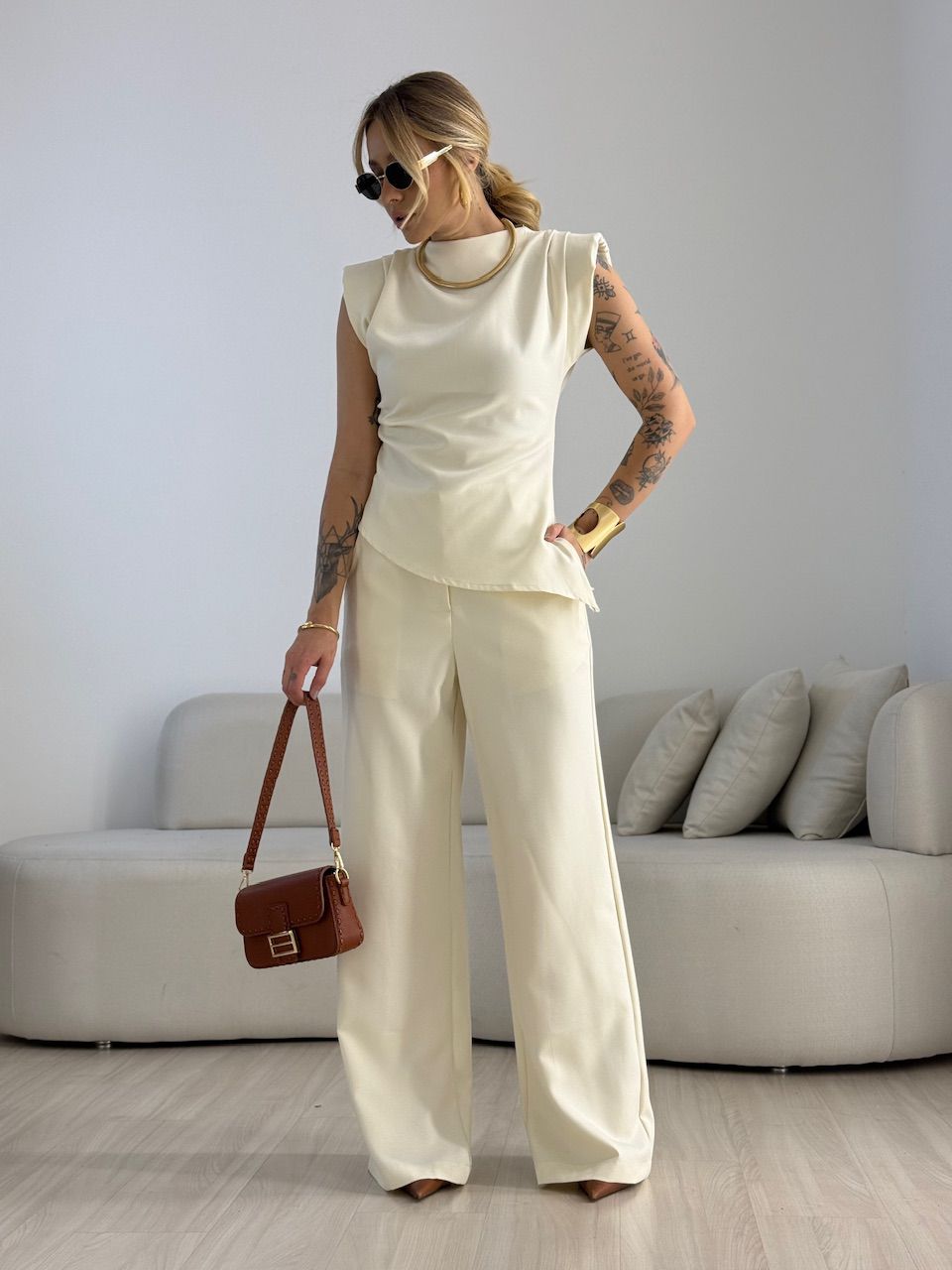 CONJUNTO LEONORA BLUSA ASSIMÉTRICA MARFIM