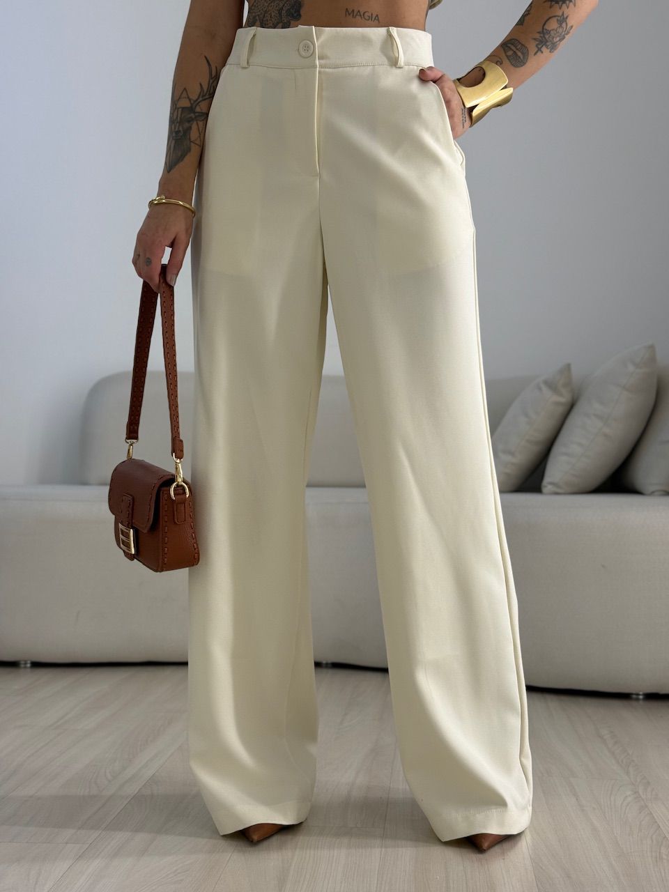 CONJUNTO LEONORA BLUSA ASSIMÉTRICA MARFIM