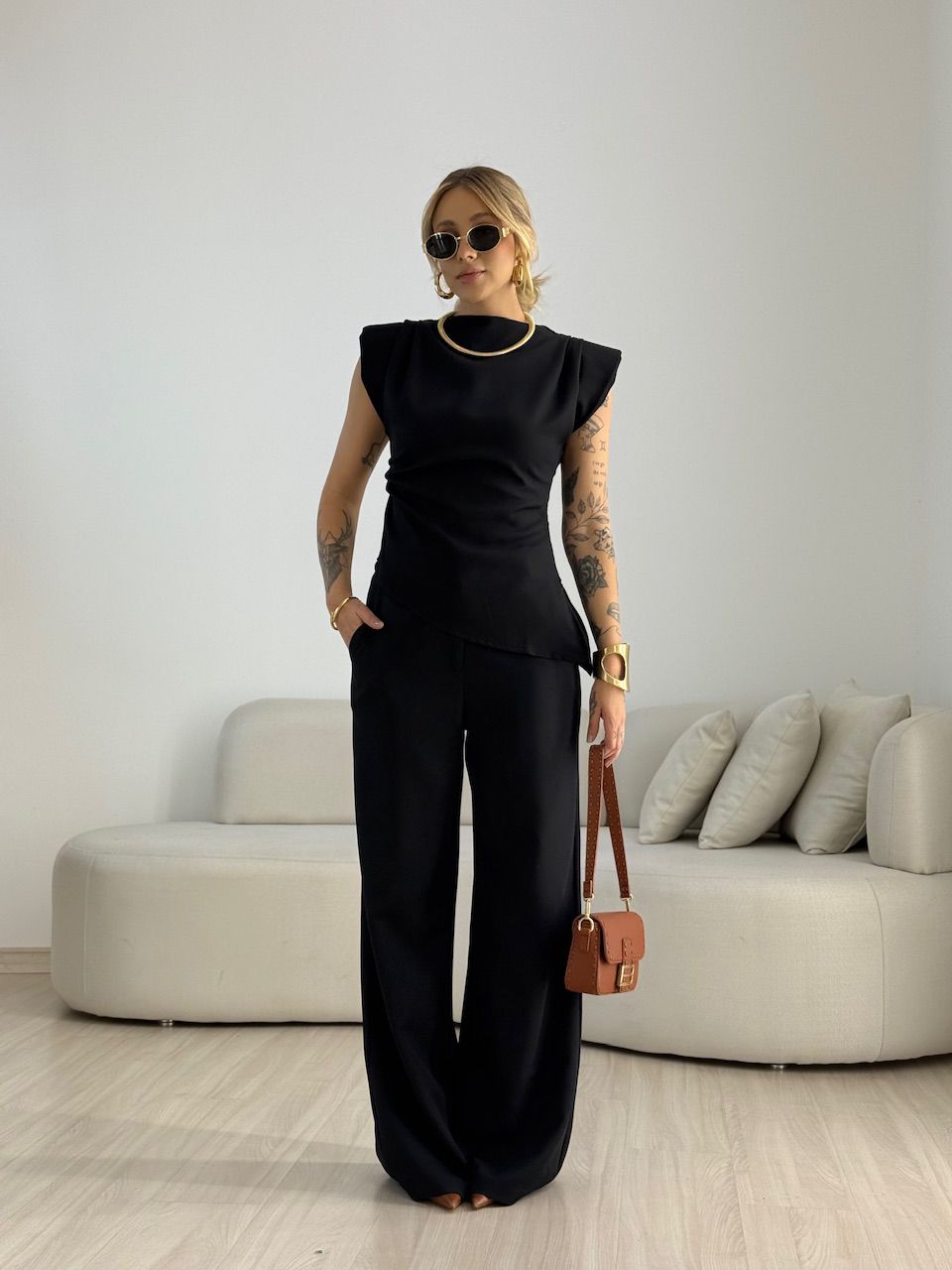 CONJUNTO LEONORA BLUSA ASSIMÉTRICA PRETO