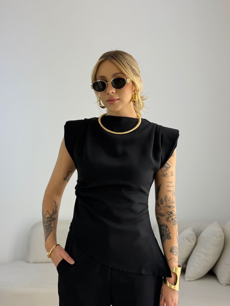 CONJUNTO LEONORA BLUSA ASSIMÉTRICA PRETO