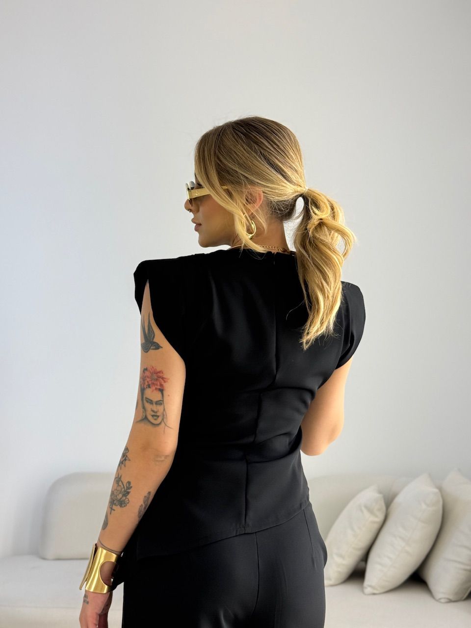 CONJUNTO LEONORA BLUSA ASSIMÉTRICA PRETO