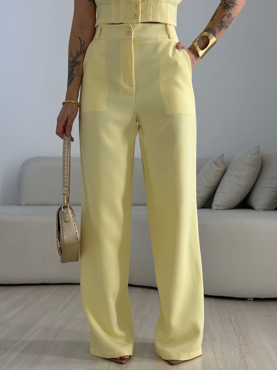 CONJUNTO RAFA CAMISA CROPPED AMARELO