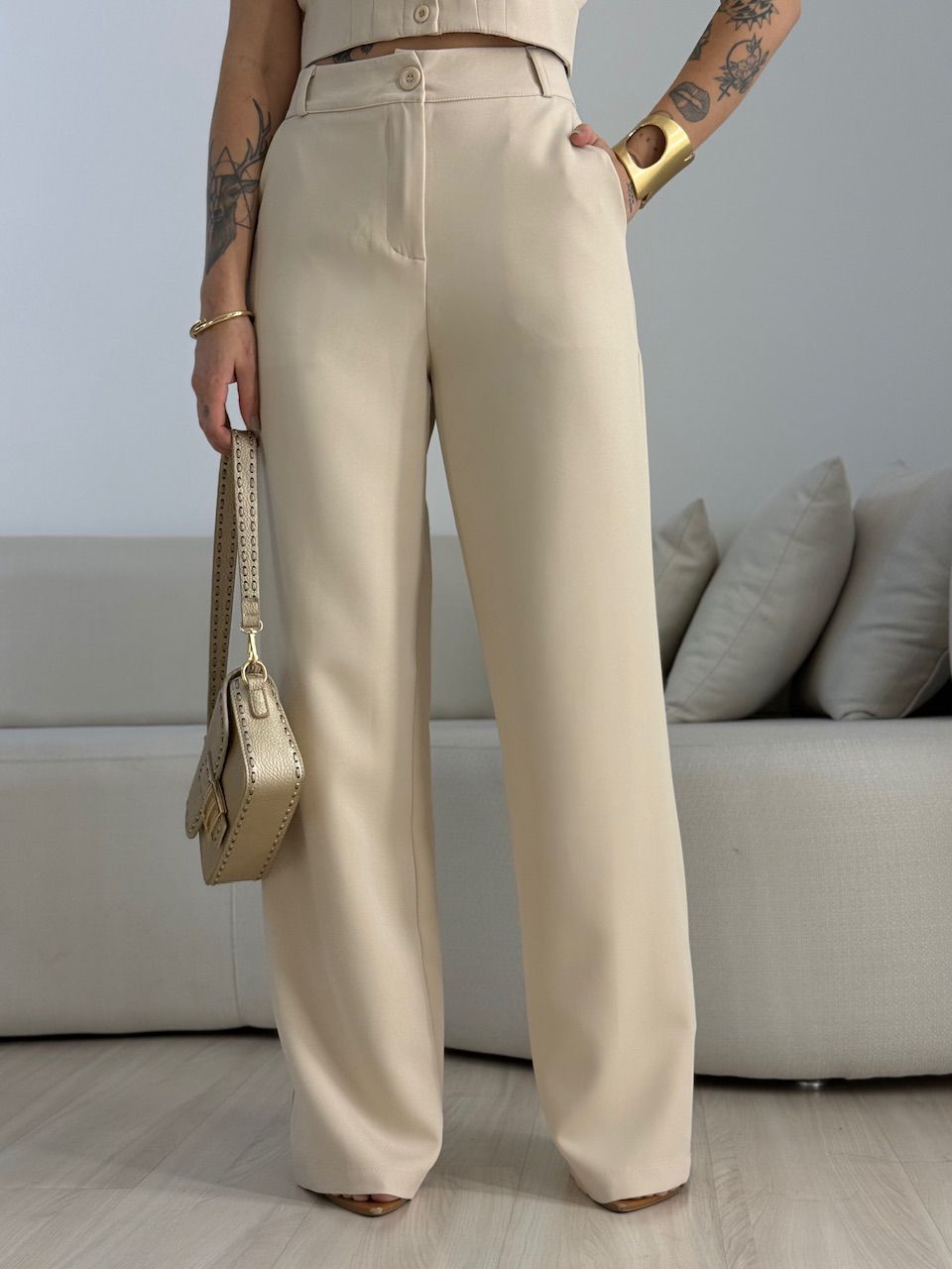 CONJUNTO RAFA CAMISA CROPPED AREIA