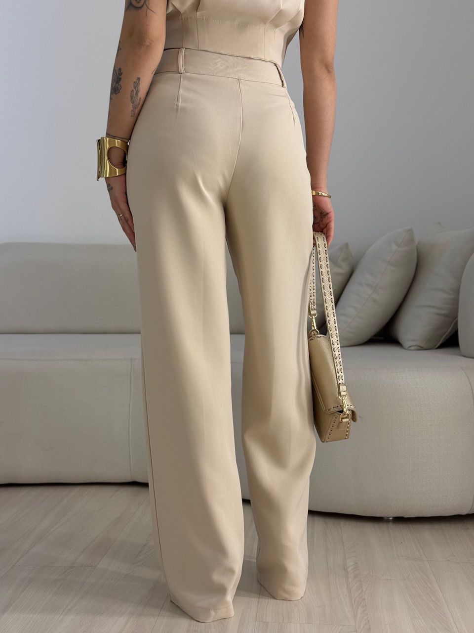 CONJUNTO RAFA CAMISA CROPPED AREIA