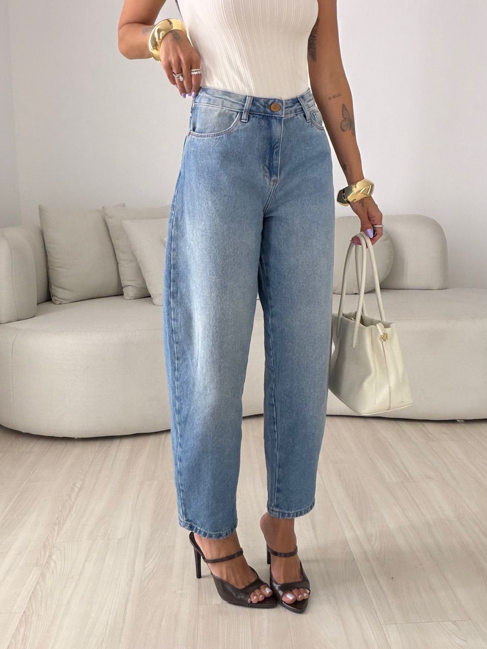 CALÇA MARIA JÚLIA BALLOON JEANS CLARO - 0082570071... - CAROLLA FERRARO