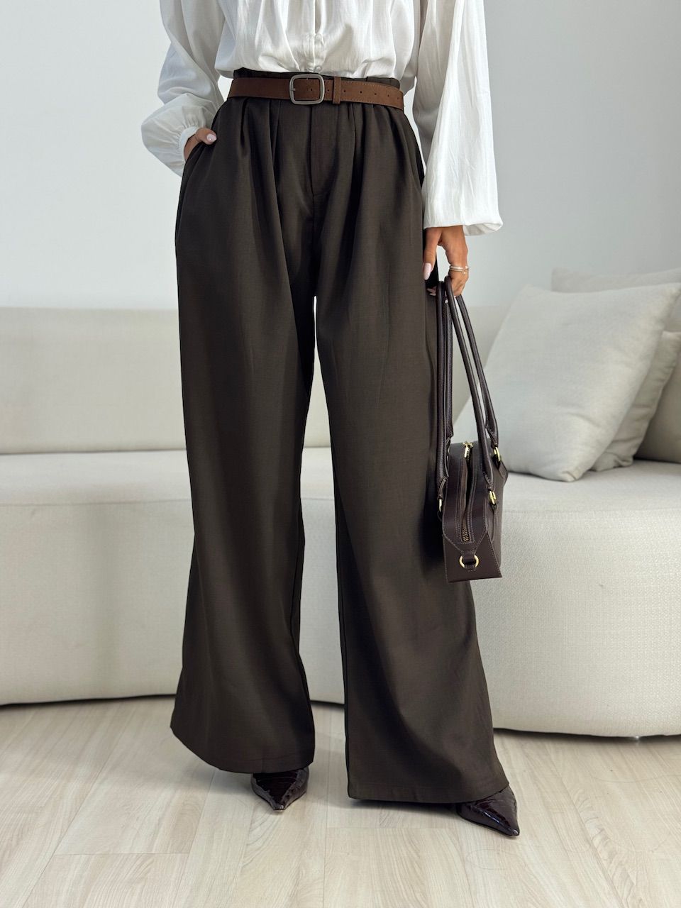 CALÇA PAULA CINTO CAFÉ - 0074240160 - CAROLLA FERRARO