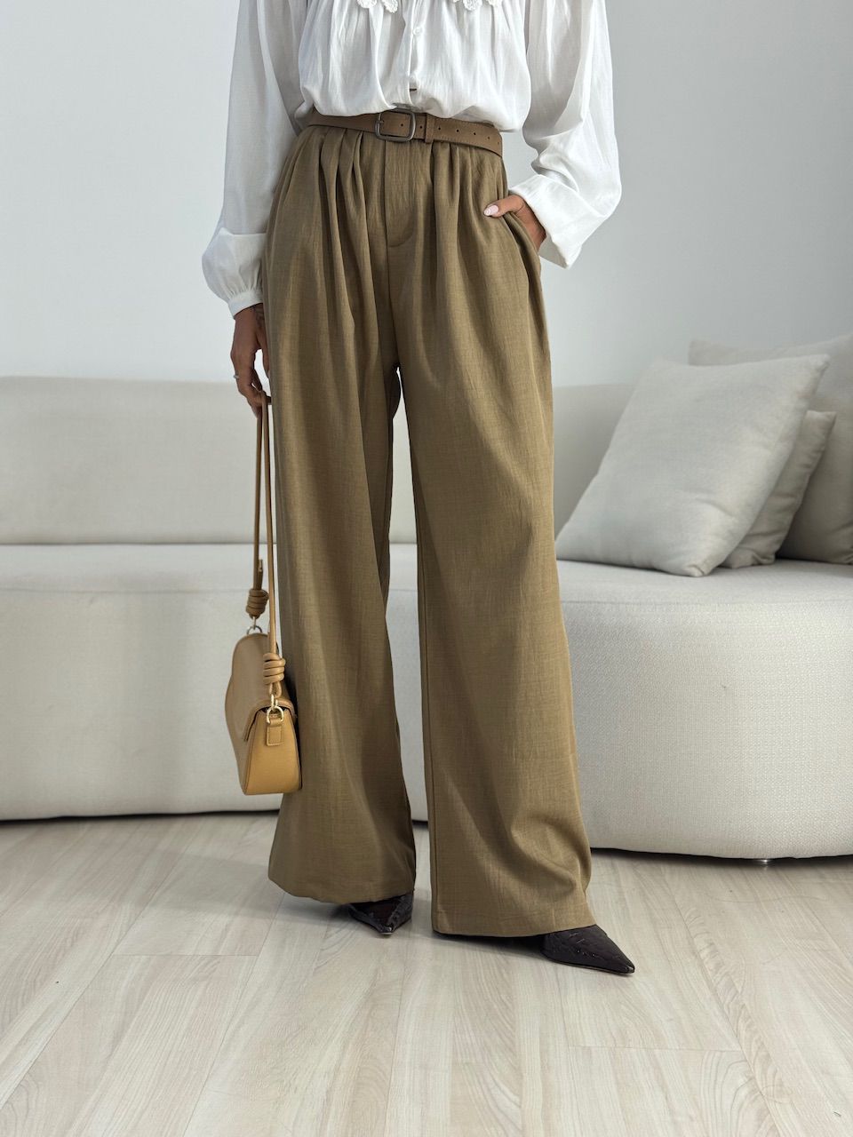 CALÇA PAULA CINTO NUDE - 0074240049 - CAROLLA FERRARO