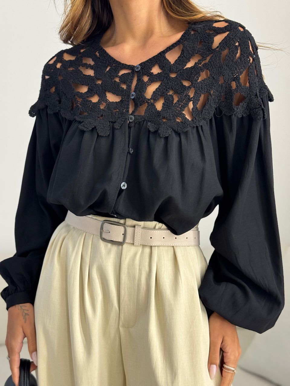 CAMISA LIZIE CROCHÊ PRETA