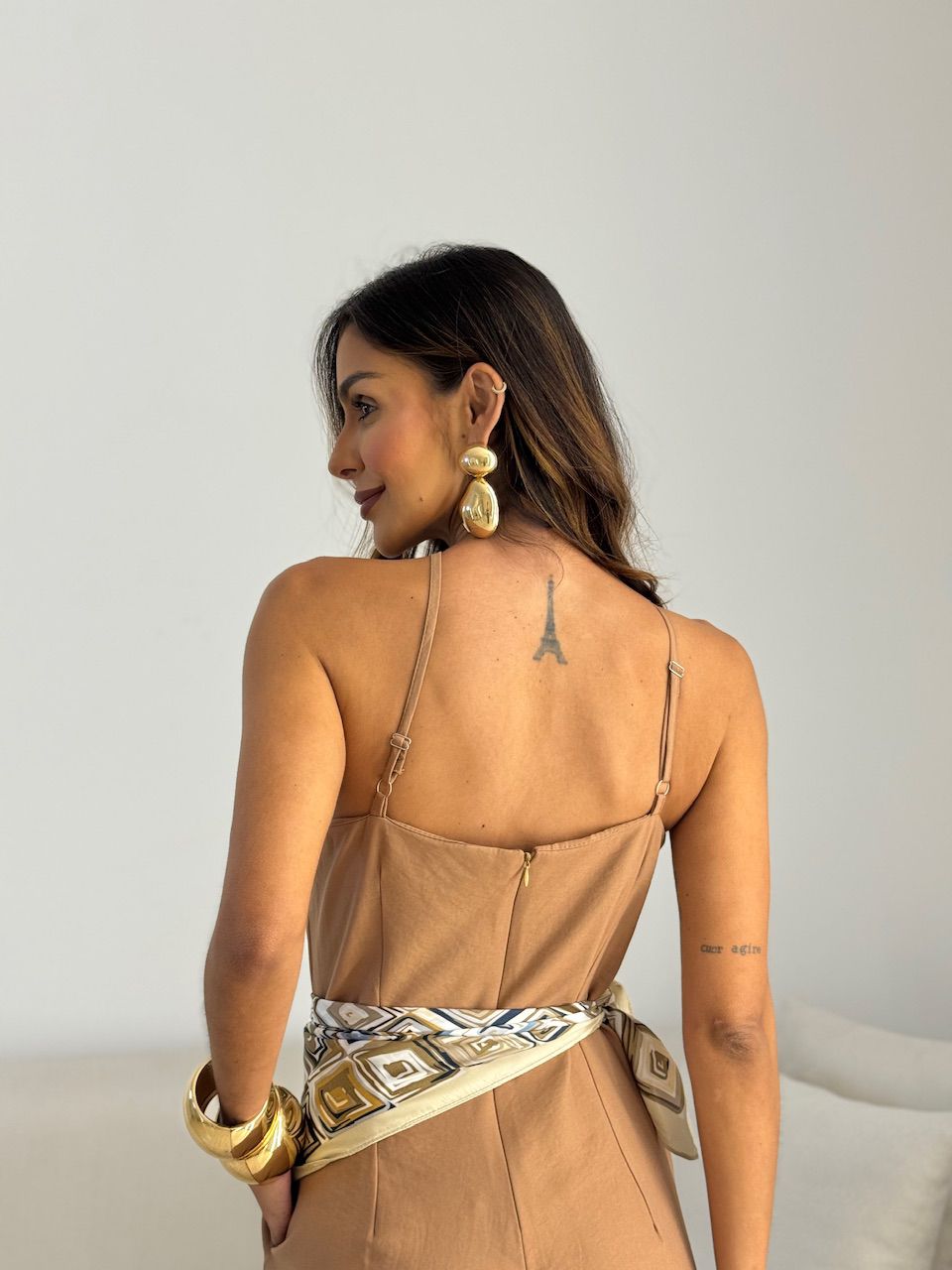 MACACÃO LARISSA FRENTE ÚNICA NUDE