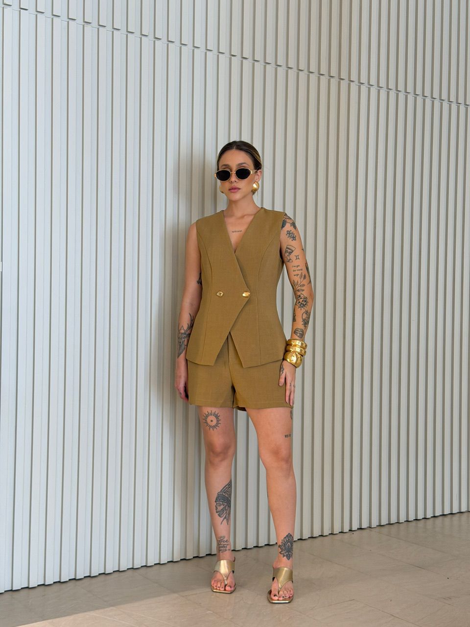 CONJUNTO ELZA COLETE SHORT MOSTARDA - 0075350051 - CAROLLA FERRARO