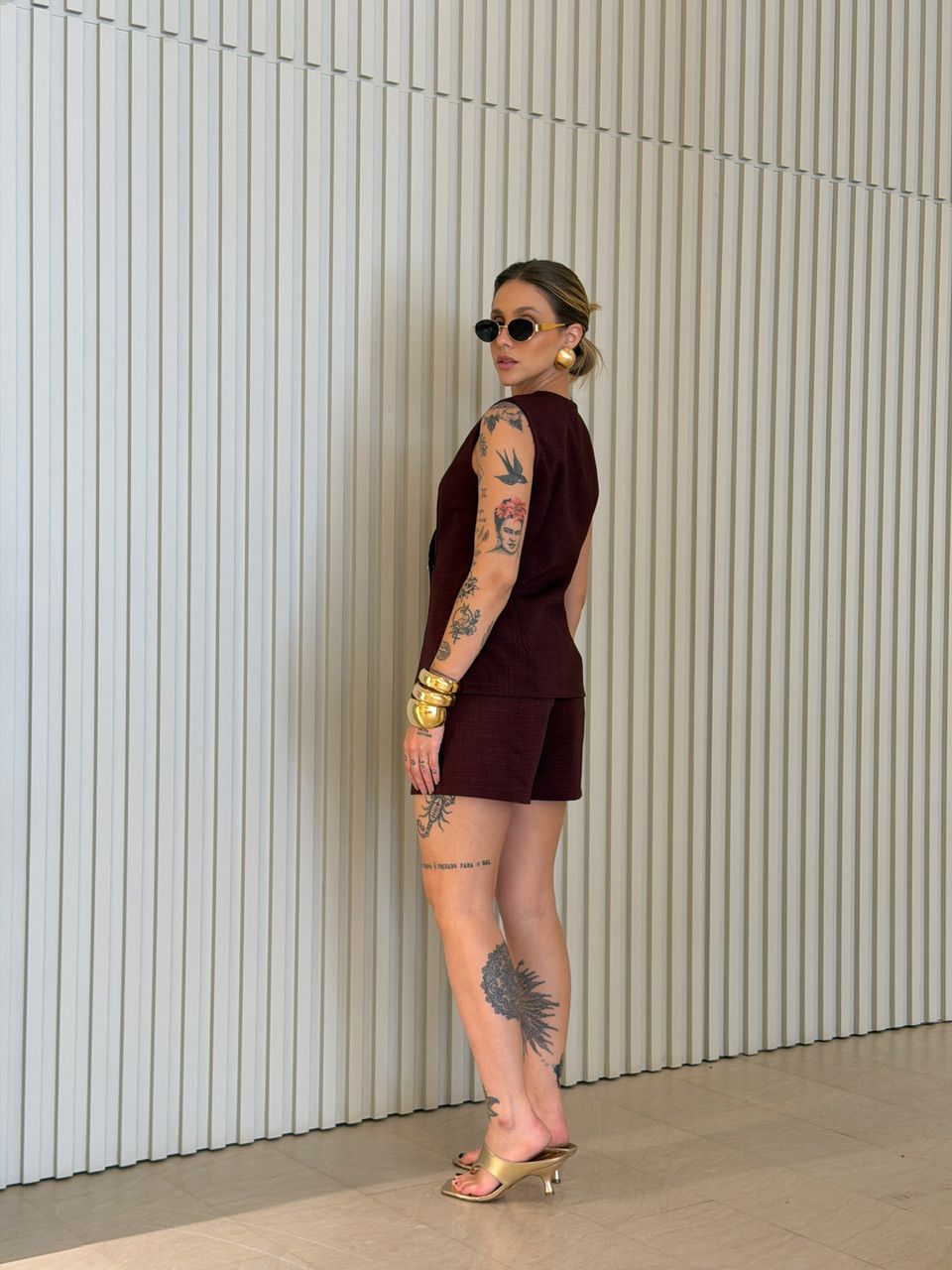 CONJUNTO ELZA COLETE SHORT VINHO