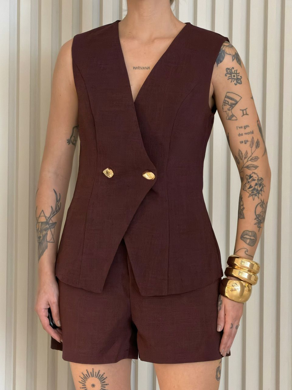 CONJUNTO ELZA COLETE SHORT VINHO