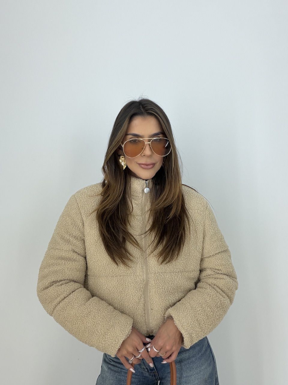 JAQUETA REBECA CARNEIRINHO AREIA