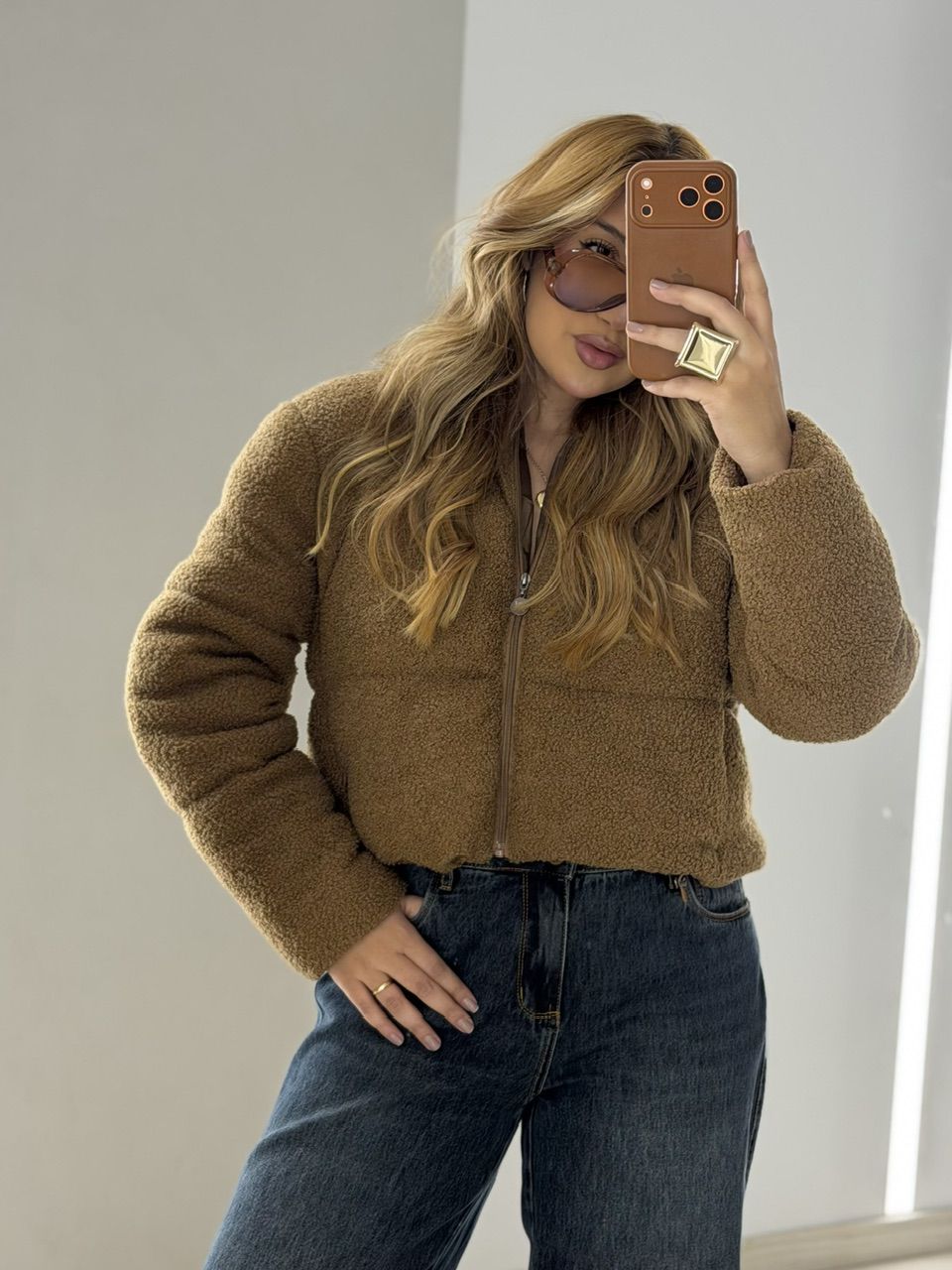 JAQUETA REBECA CARNEIRINHO MARROM - 0079320054 - CAROLLA FERRARO