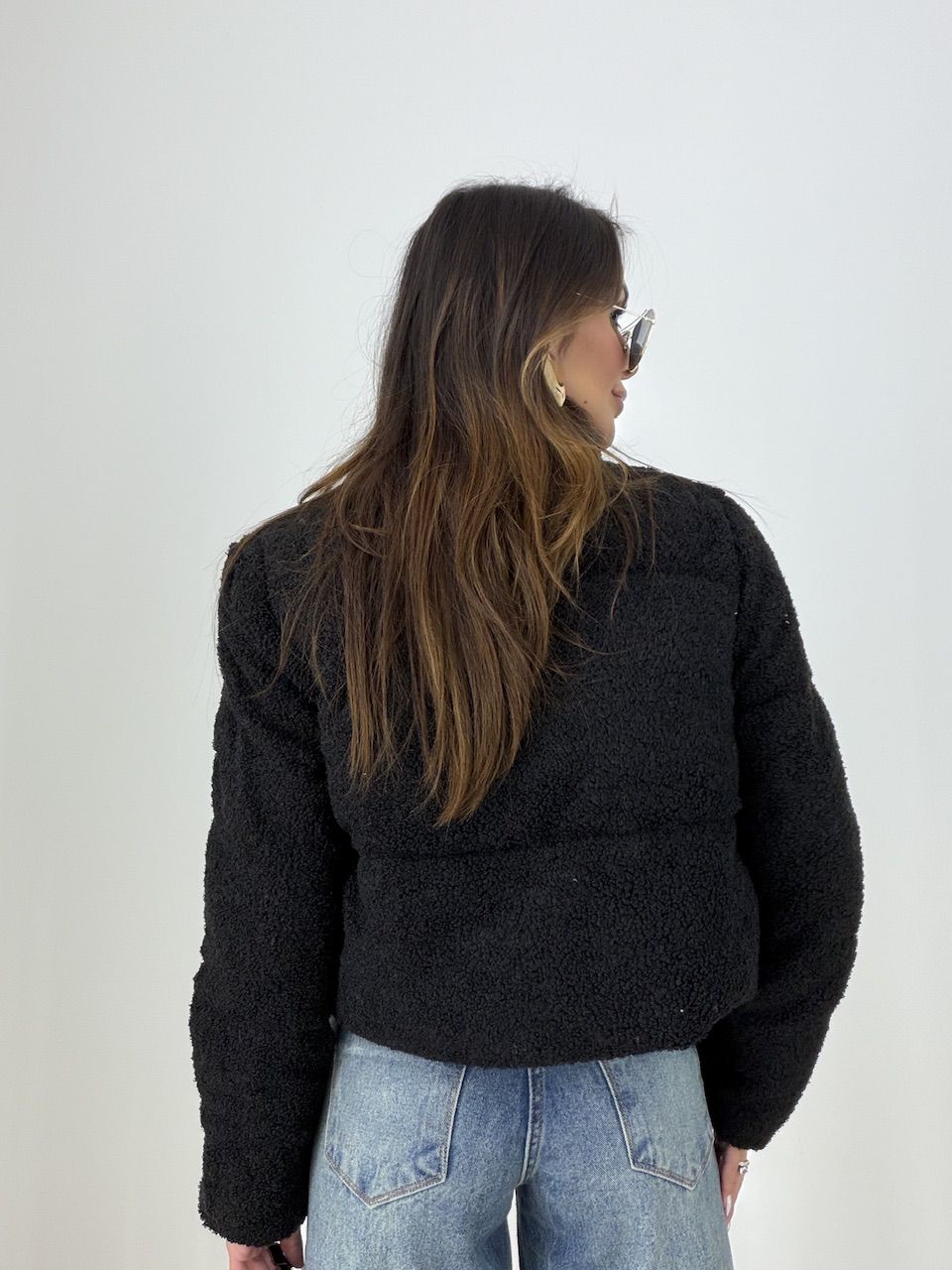 JAQUETA REBECA CARNEIRINHO PRETO
