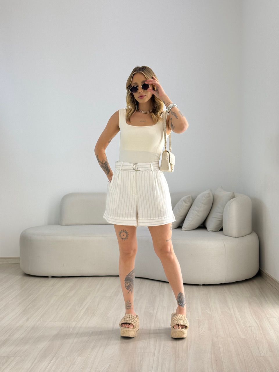 SHORT REGINA LISTRAS OFF