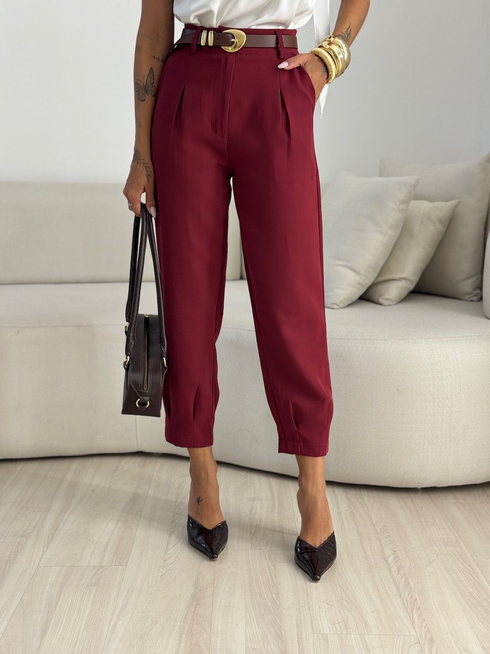 CALÇA MARIA CLARA CENOURA VINHO - 0074370168 - CAROLLA FERRARO