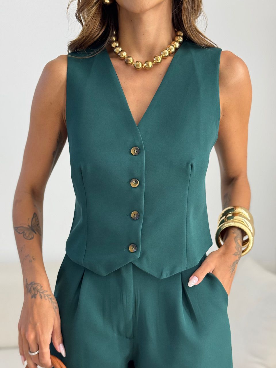 CONJUNTO PÂMELA COLETE SHORT VERDE