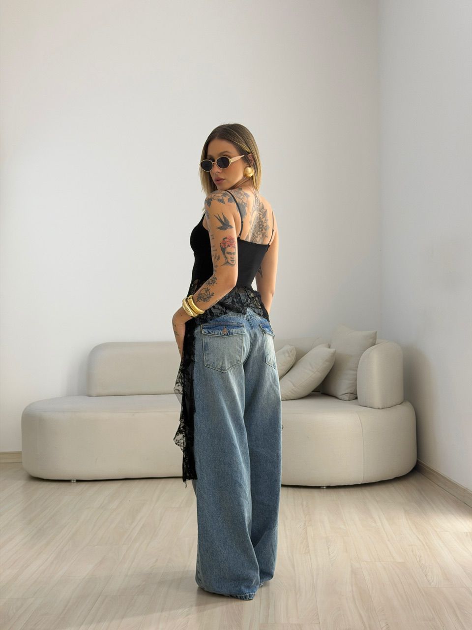 BLUSA GIANA BABADOS PRETA