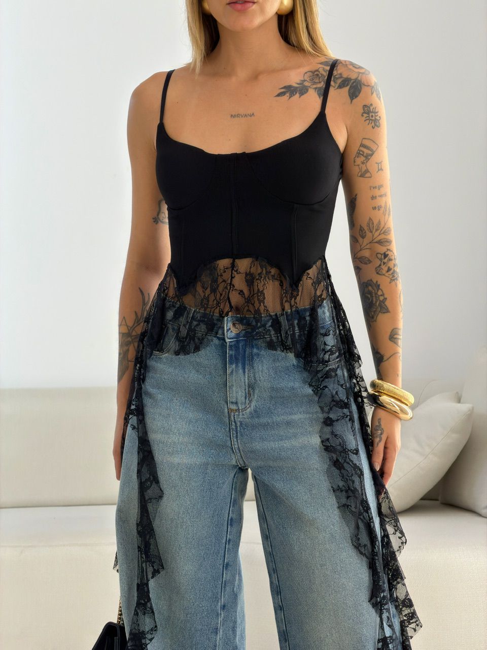 BLUSA GIANA BABADOS PRETA