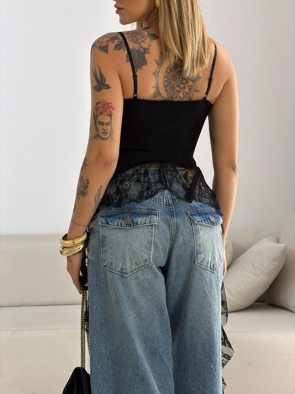 BLUSA GIANA BABADOS PRETA