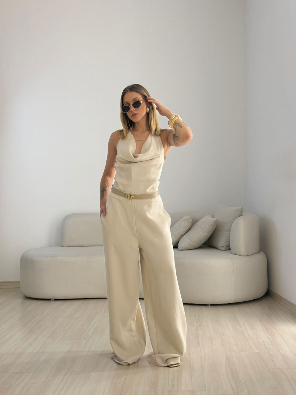 MACACÃO ELISANGELA GOLA DRAPEADA AREIA