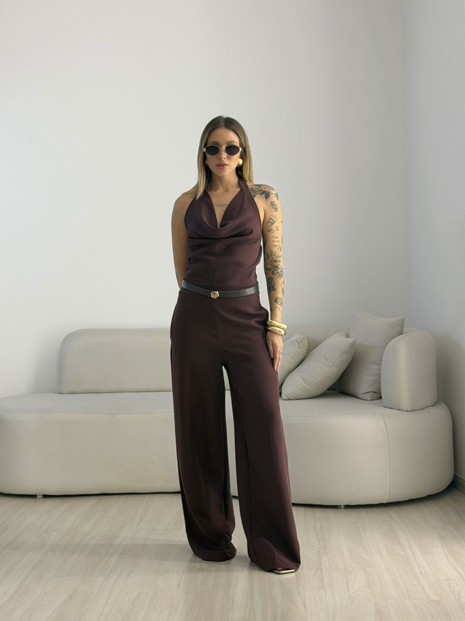 MACACÃO ELISANGELA GOLA DRAPEADA CAFÉ