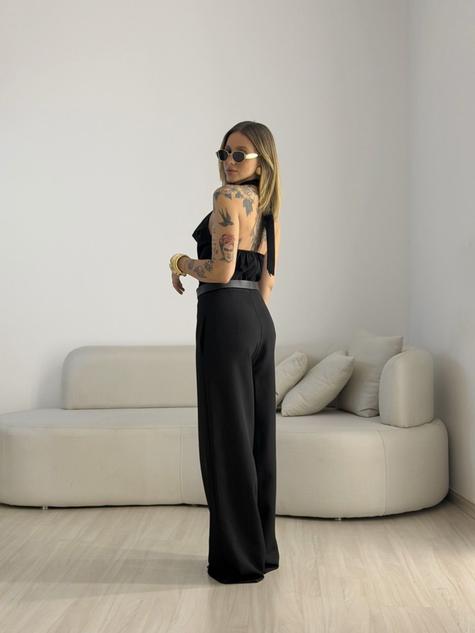 MACACÃO ELISANGELA GOLA DRAPEADA PRETO