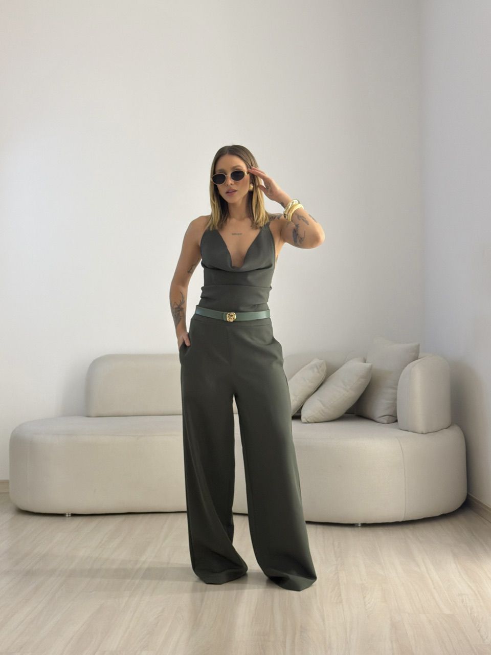 MACACÃO ELISANGELA GOLA DRAPEADA VERDE MUSGO