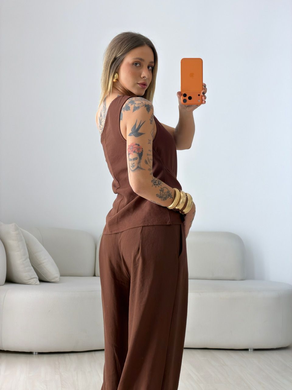 CONJUNTO TAILA NULA MANGA MARROM