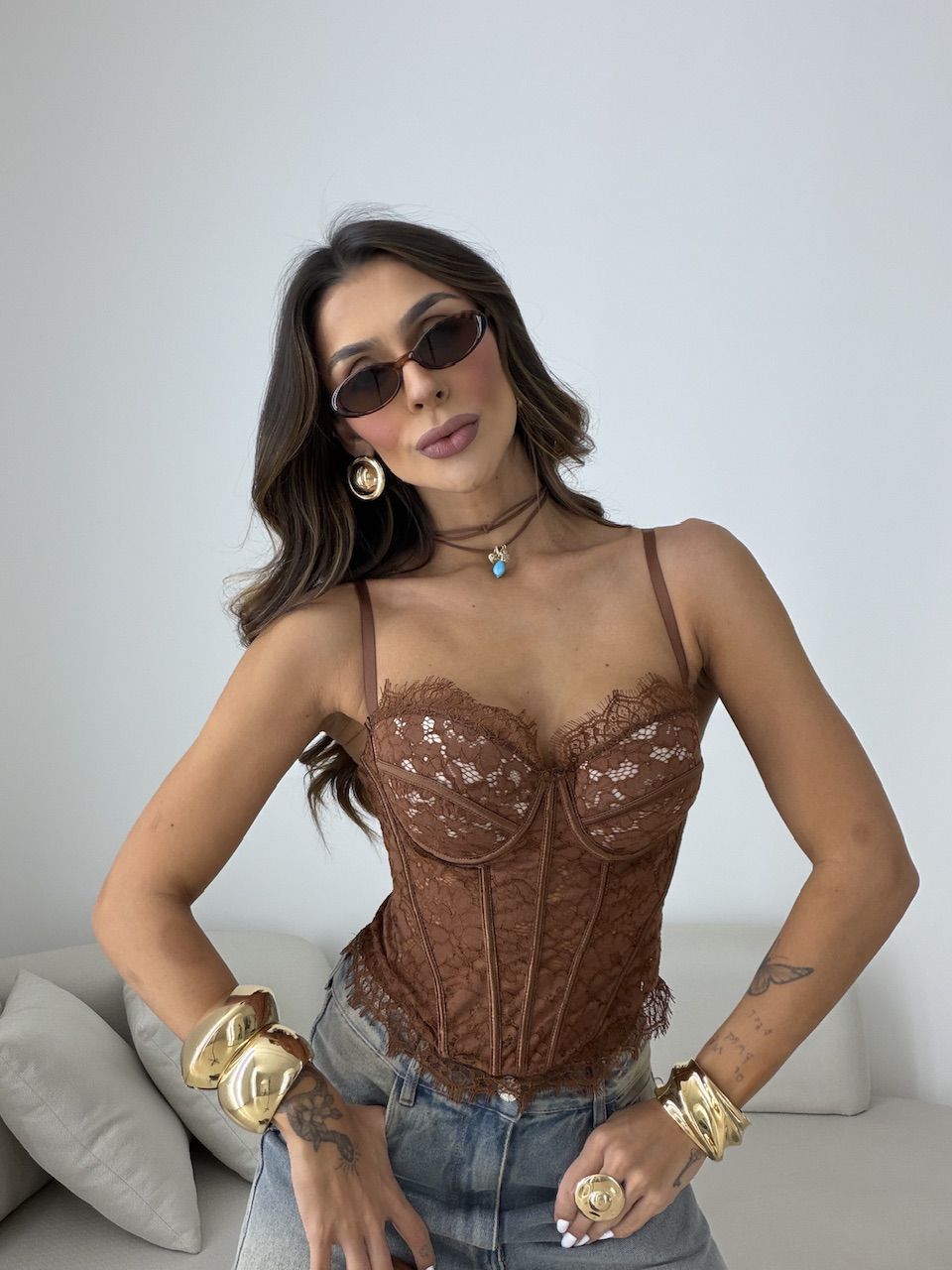 CORSELET ROSE RENDA MARROM