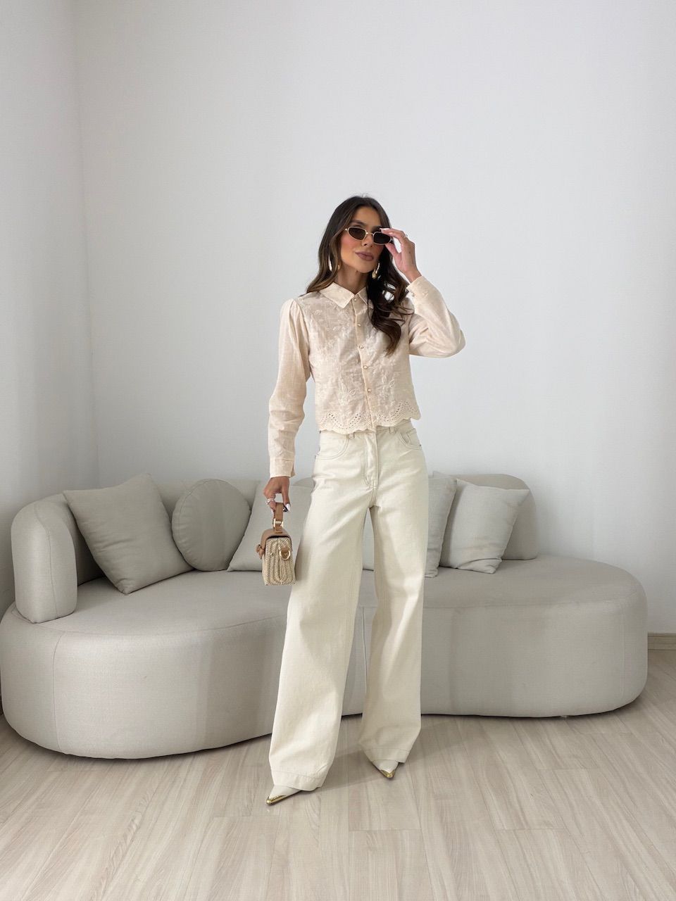 CAMISA LEILA BORDADA AREIA