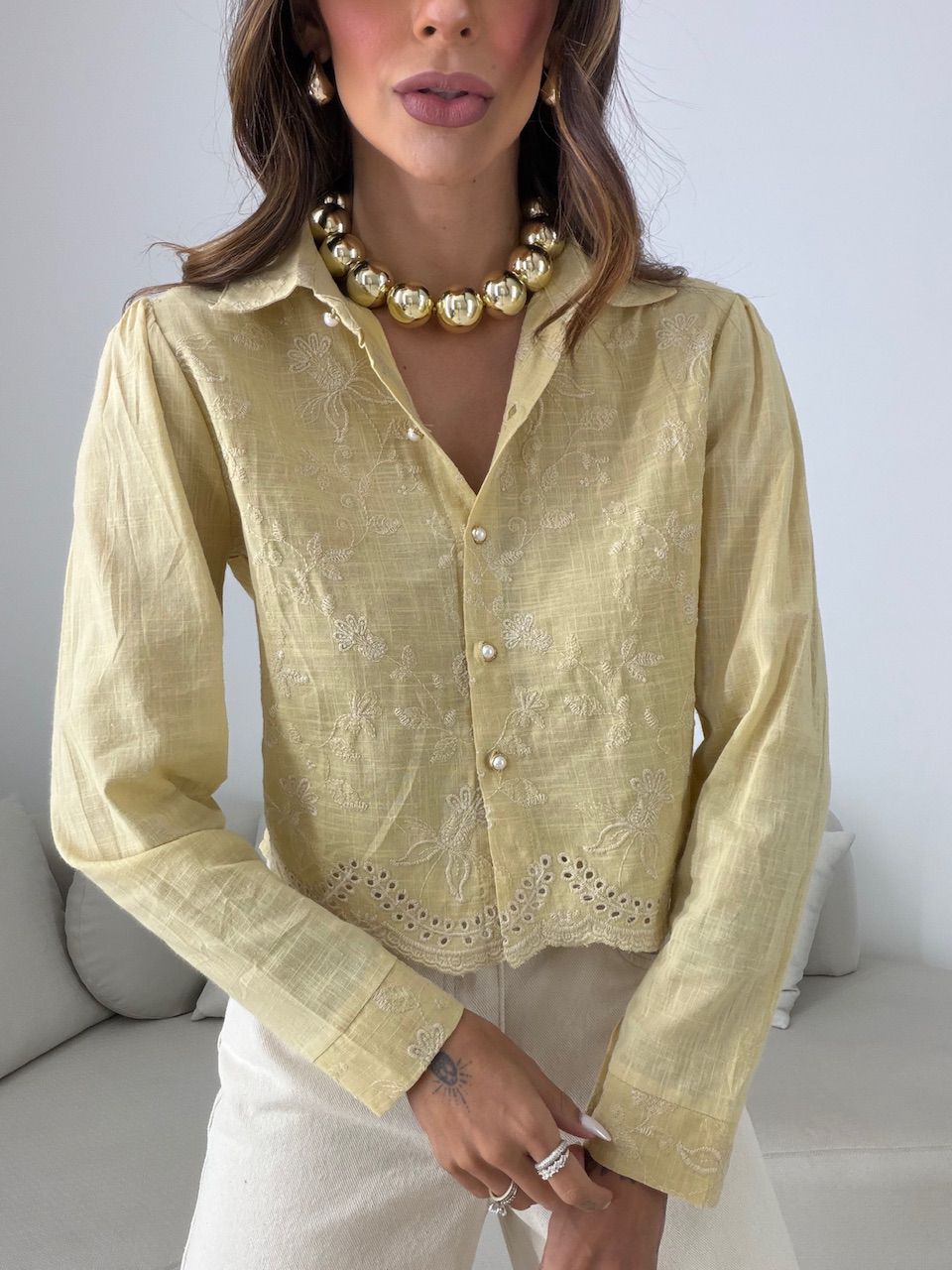 CAMISA LEILA BORDADA NUDE