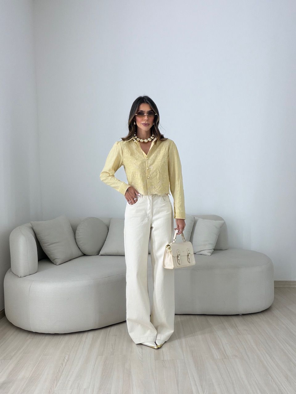 CAMISA LEILA BORDADA NUDE