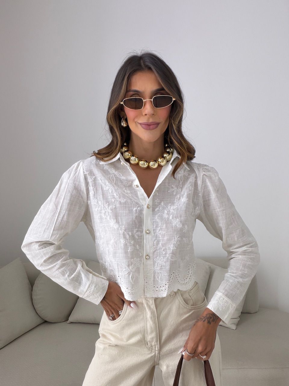 CAMISA LEILA BORDADA OFF - 0081330048 - CAROLLA FERRARO