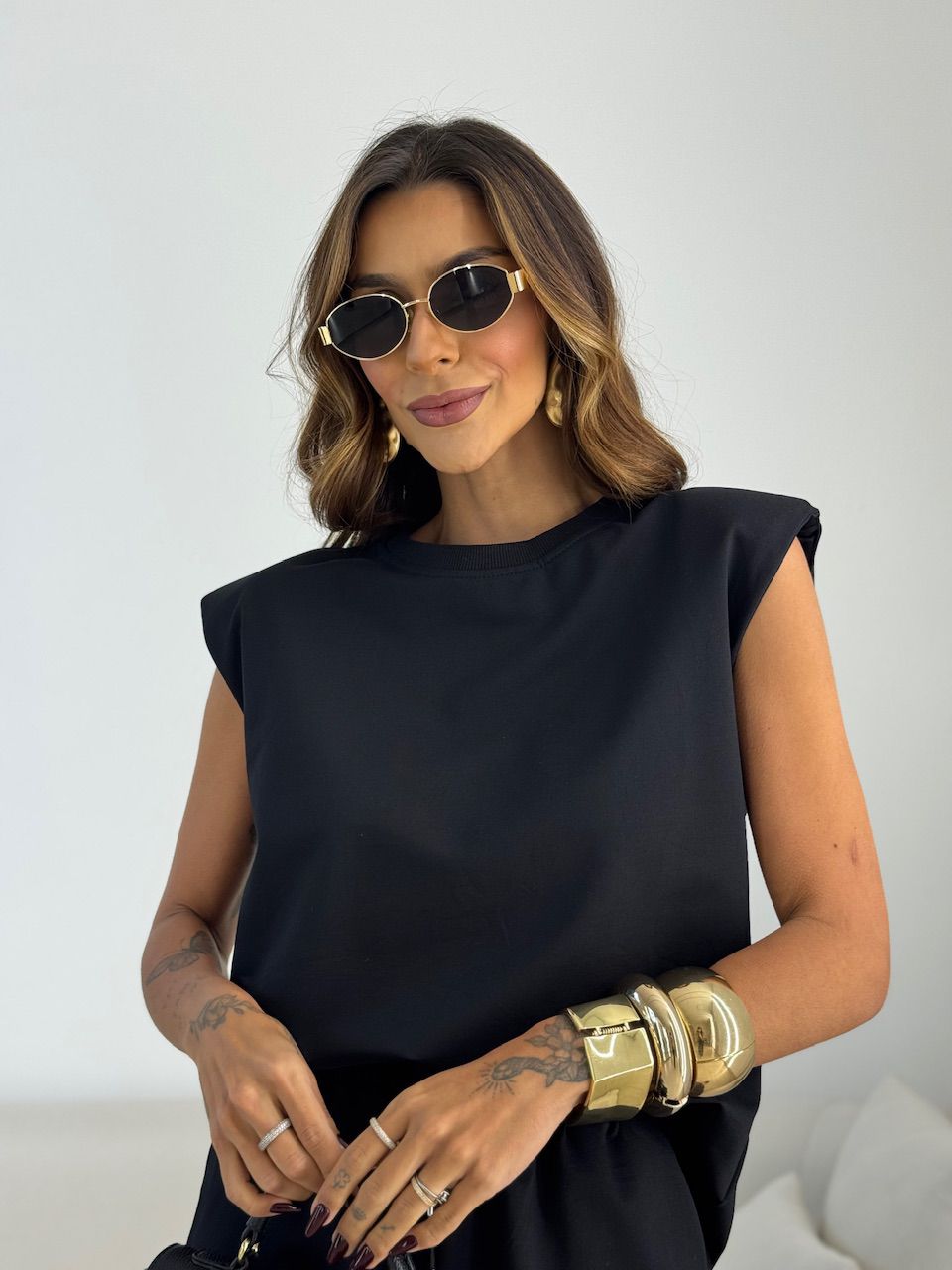 CONJUNTO VIVIANE BLUSA MUSCLE SHORT PRETO