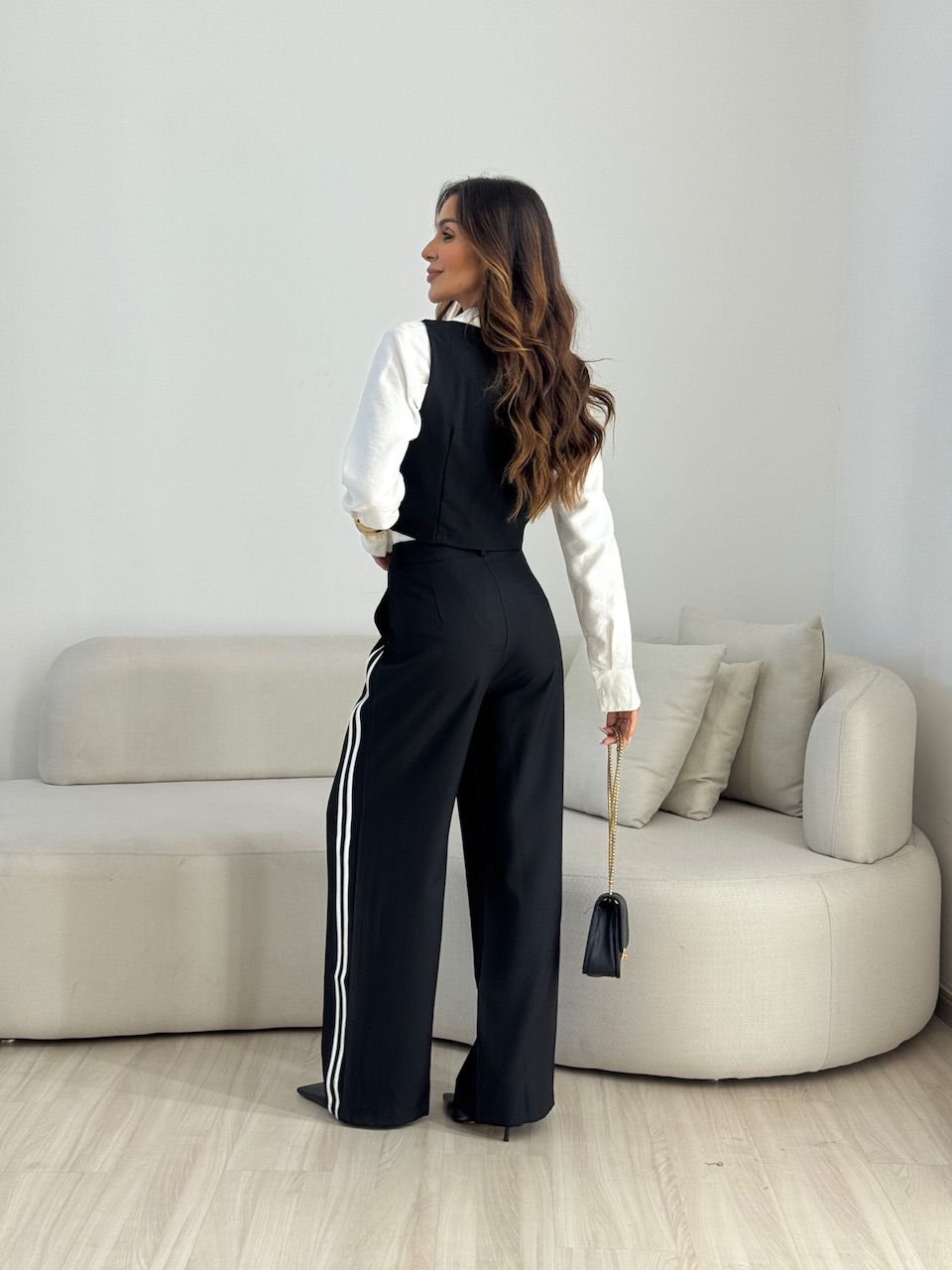 CONJUNTO KIARA LISTRAS PRETO